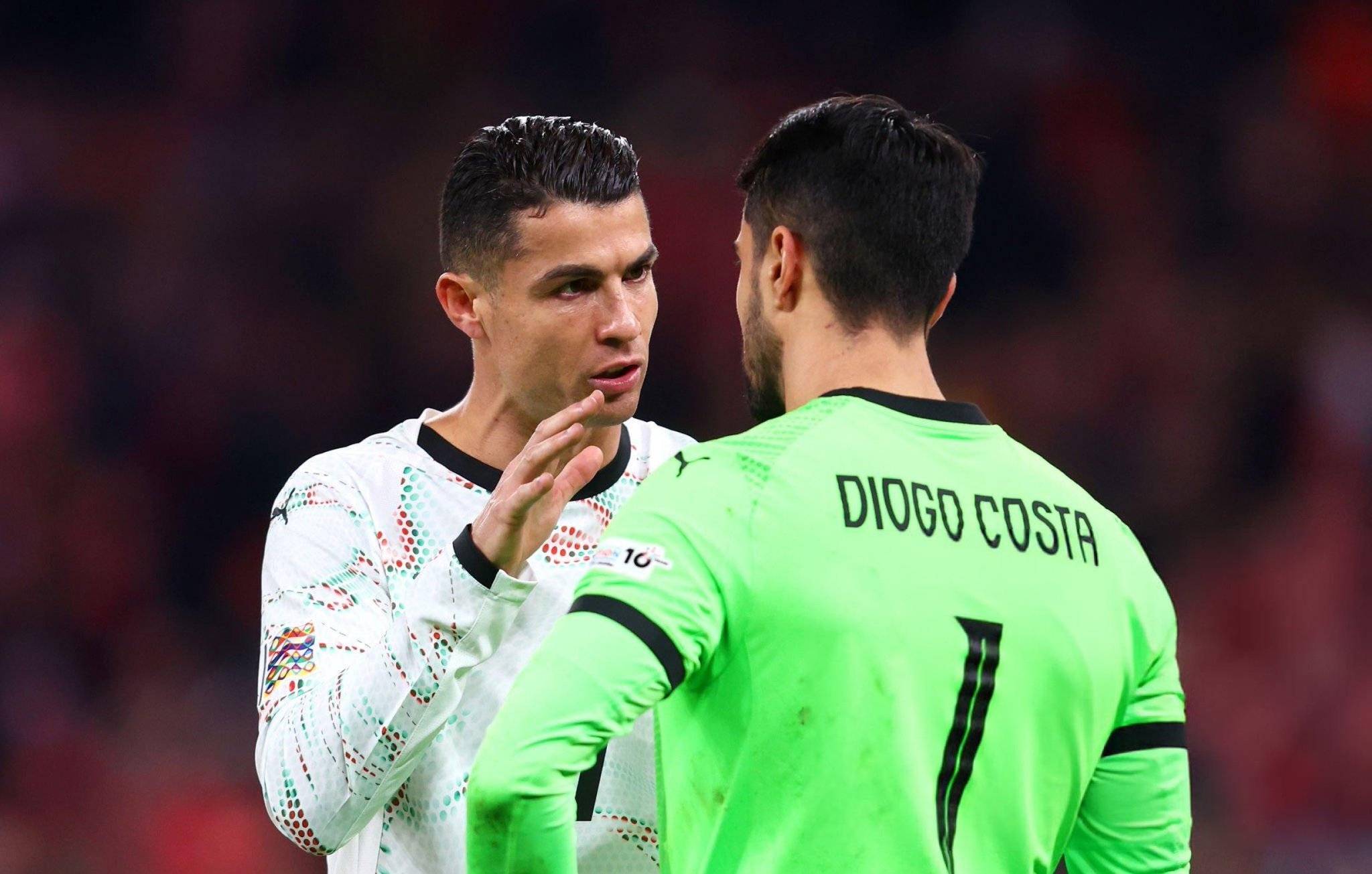 今夜法国国家队备战欧洲杯,绝杀压哨细节流出,气氛紧张,阵容厚度经受考验 今夜法国国家队备战欧洲杯,绝杀压哨细节流出,气氛紧张,阵容厚度经受考验