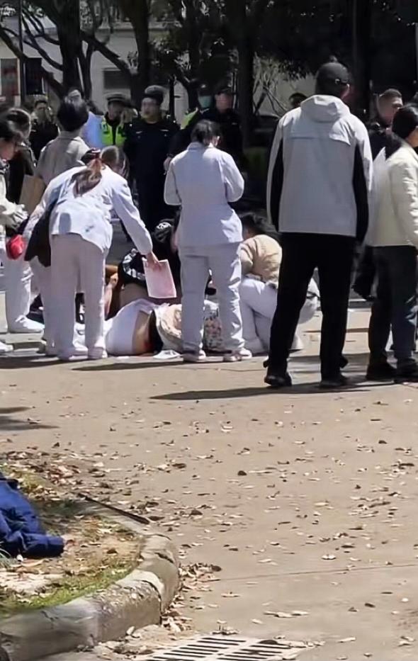 关于集结日国际米兰备战社区盾，再遭质疑细节流出，压力陡增，医务组通报恢复的信息